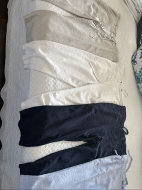 4 PR LINEN CAPRIS